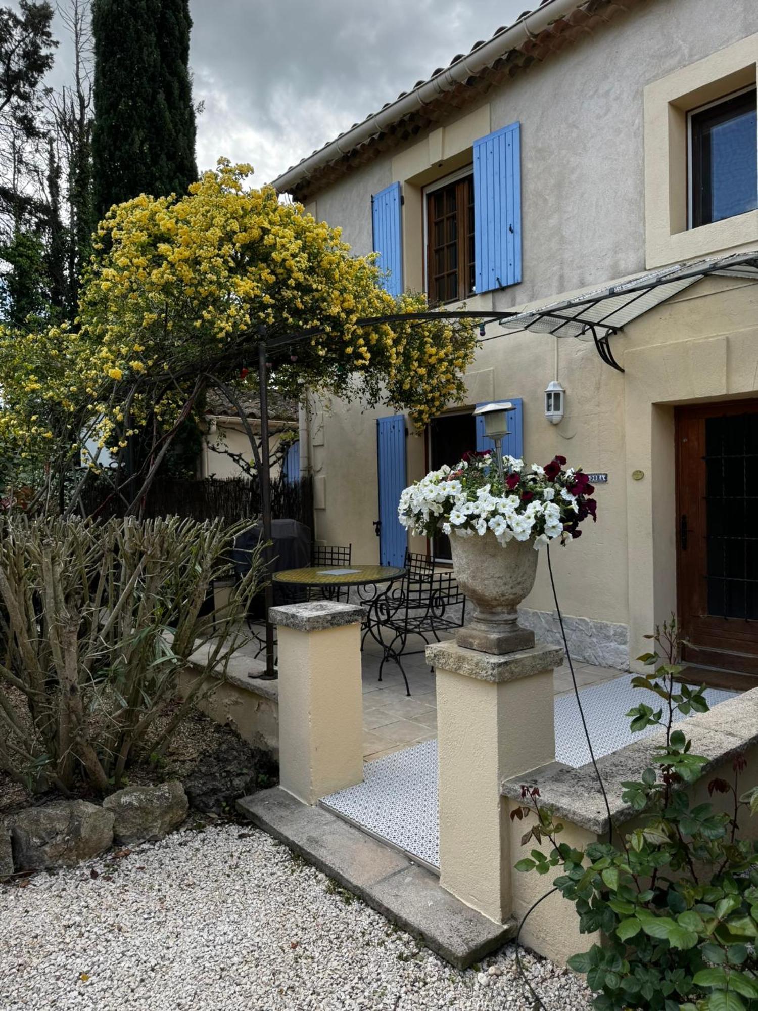 Mas Saint Antoine Apartment Rognonas Exterior photo